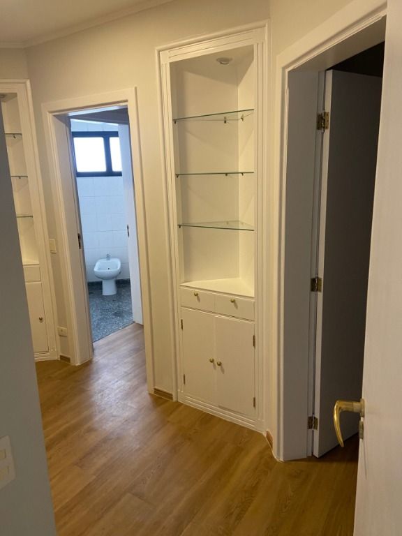 Apartamento para alugar com 5 quartos, 240m² - Foto 5