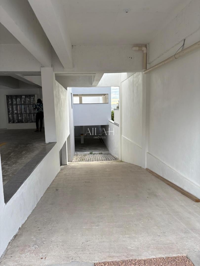 Apartamento à venda com 2 quartos, 64m² - Foto 4