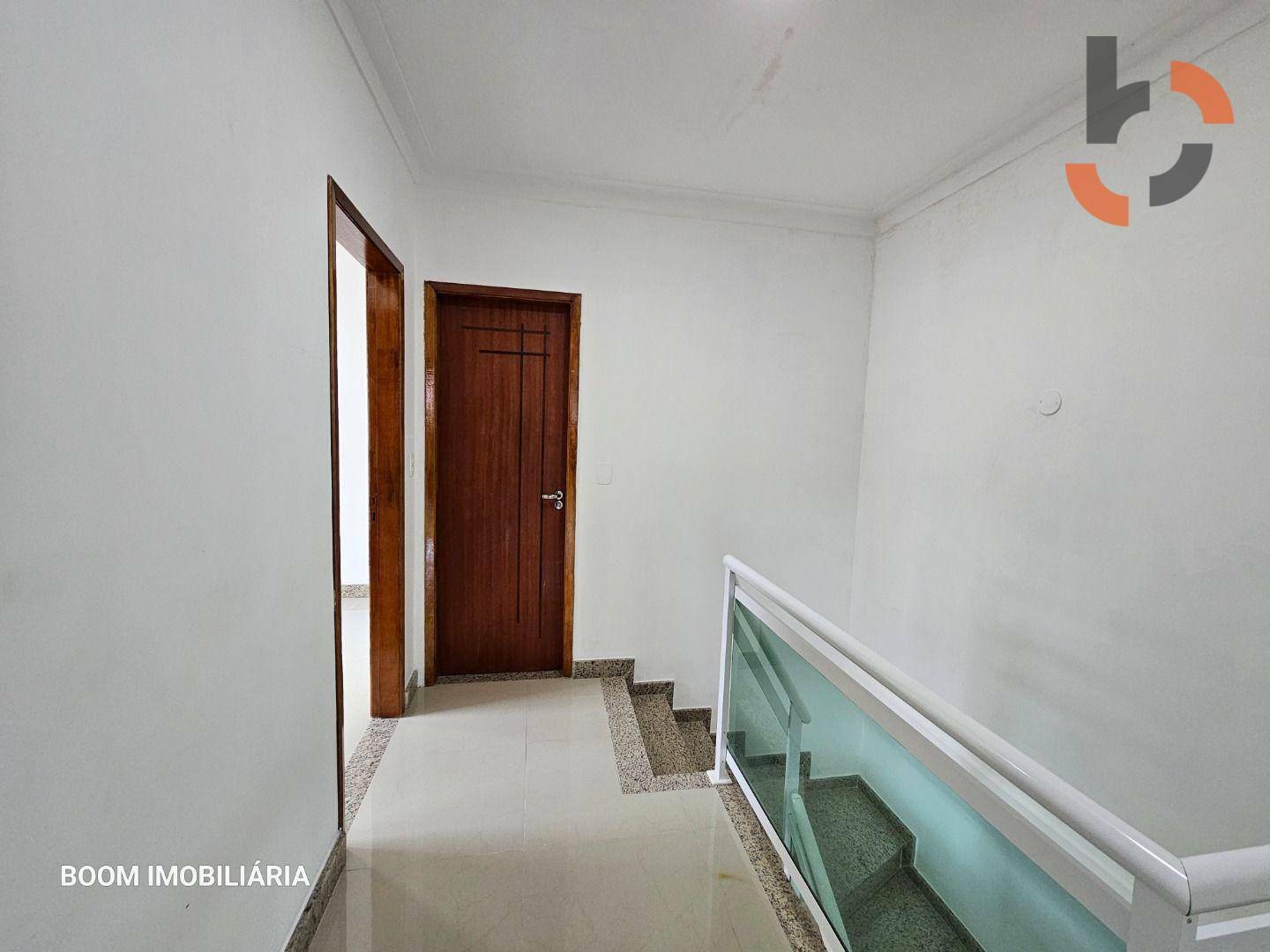 Casa à venda com 5 quartos, 218m² - Foto 21