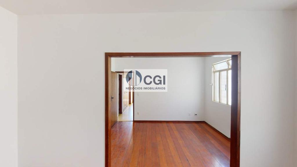 Apartamento à venda com 4 quartos, 140m² - Foto 1