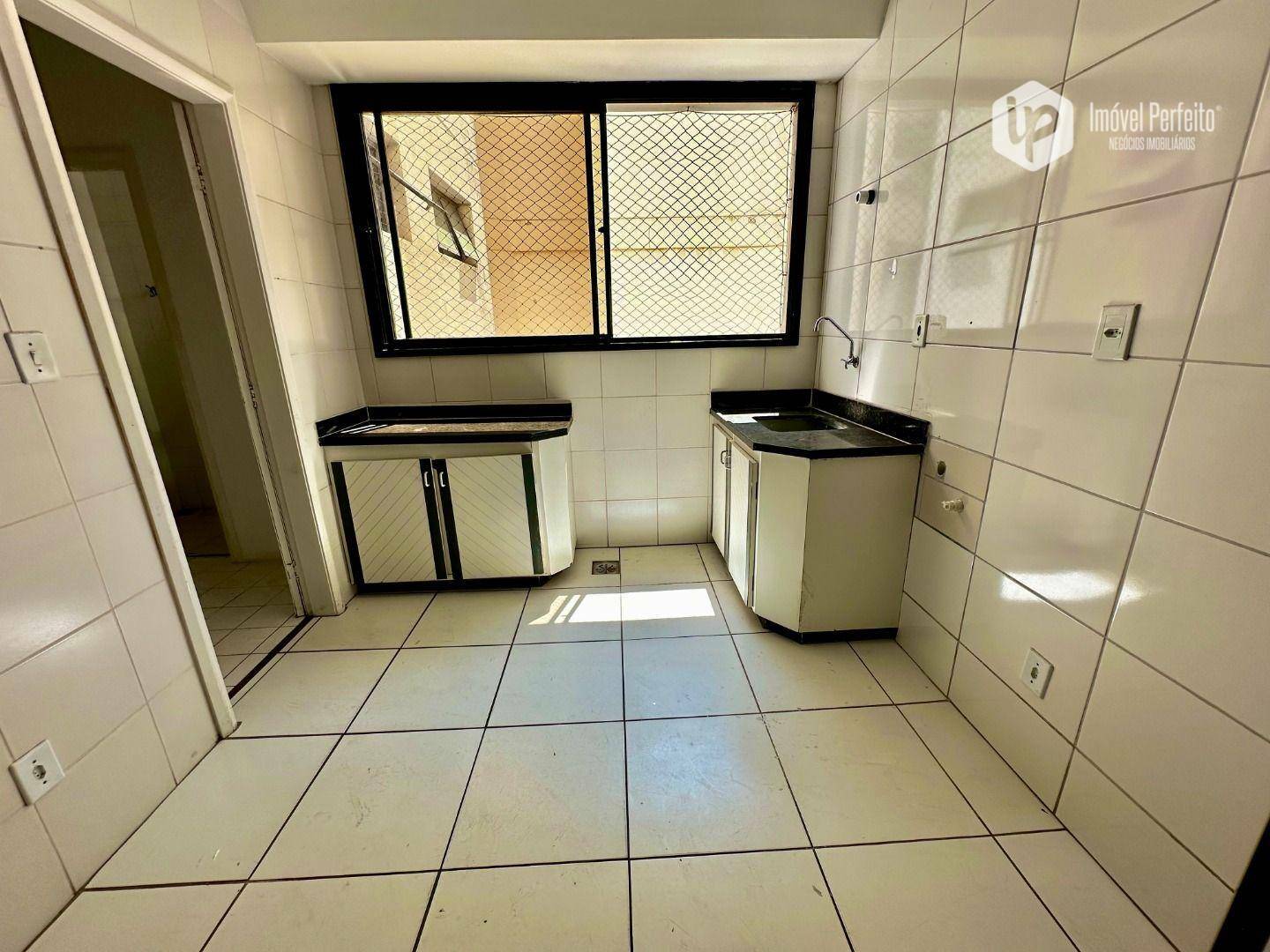 Apartamento para alugar com 4 quartos, 120m² - Foto 4