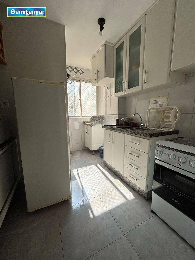 Apartamento à venda com 2 quartos, 70m² - Foto 1