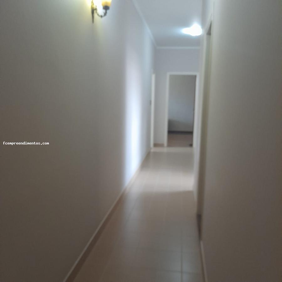 Casa à venda com 3 quartos, 300m² - Foto 11