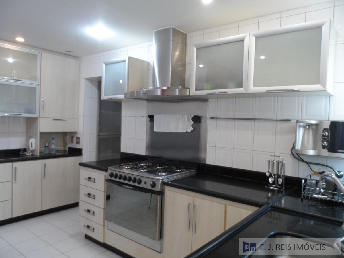 Apartamento à venda com 3 quartos, 180m² - Foto 9