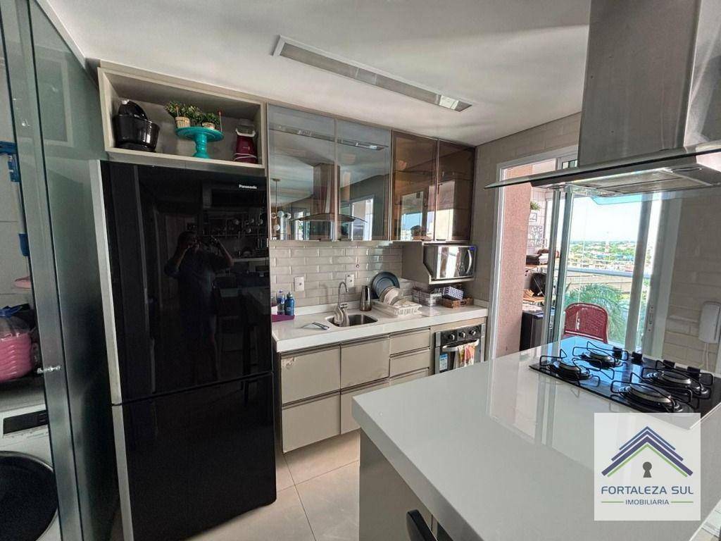 Apartamento à venda com 3 quartos, 70m² - Foto 7