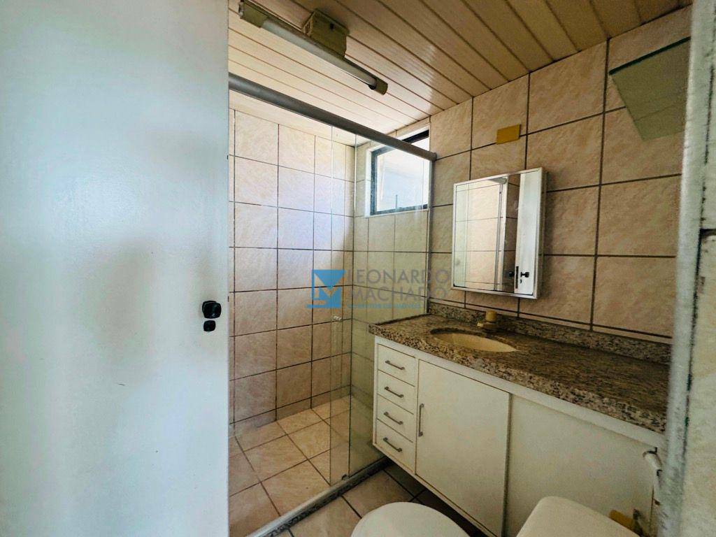 Apartamento à venda com 3 quartos, 134m² - Foto 13