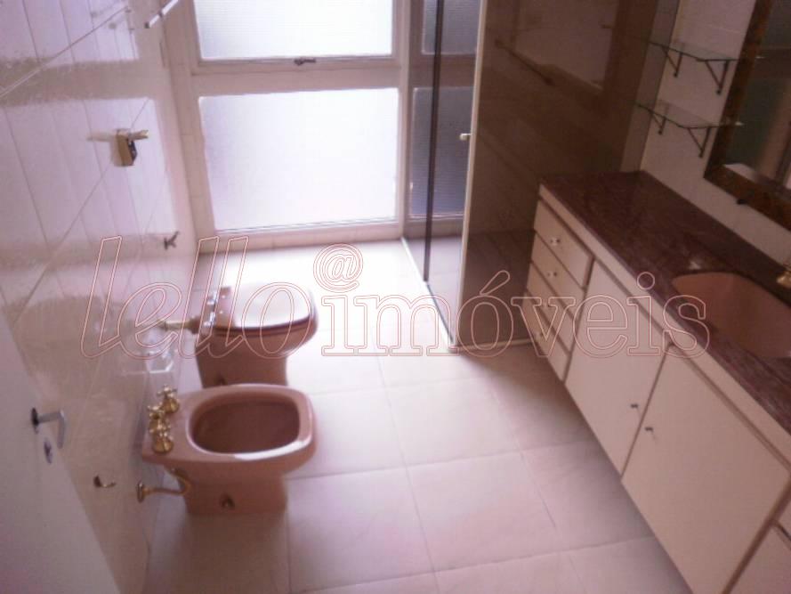 Apartamento para alugar com 3 quartos, 200m² - Foto 12