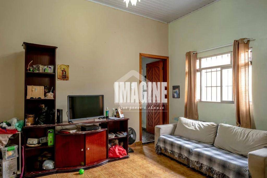 Sobrado à venda com 2 quartos, 200m² - Foto 1