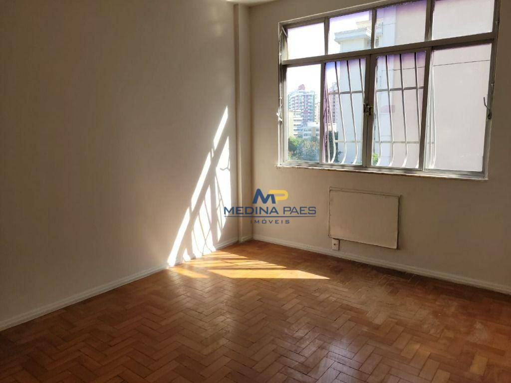 Apartamento à venda com 2 quartos, 65m² - Foto 8