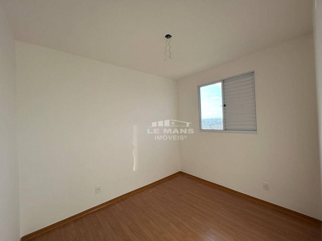 Apartamento à venda com 2 quartos, 68m² - Foto 2