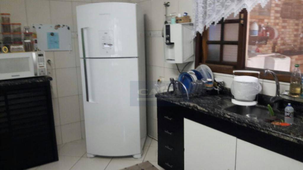 Sobrado à venda com 3 quartos, 240m² - Foto 22