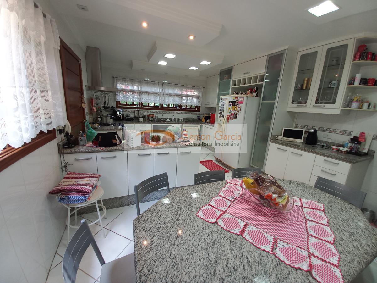 Casa à venda com 3 quartos, 370m² - Foto 32