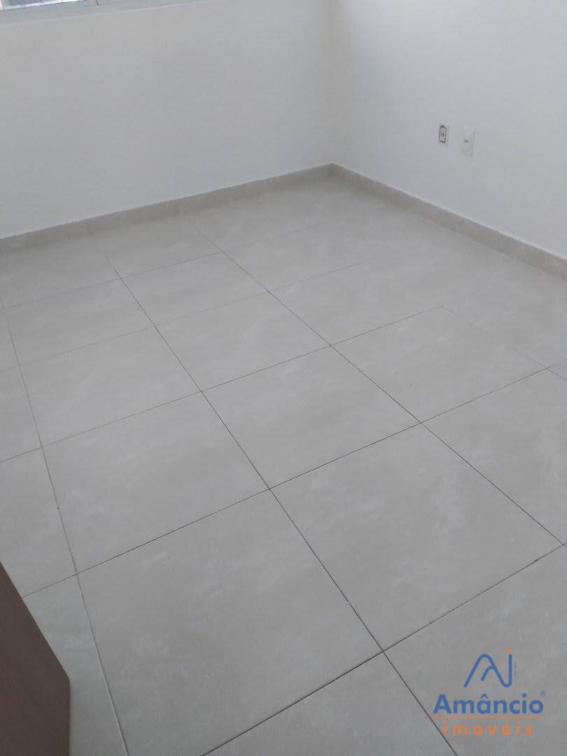 Apartamento para alugar com 4 quartos, 117m² - Foto 8