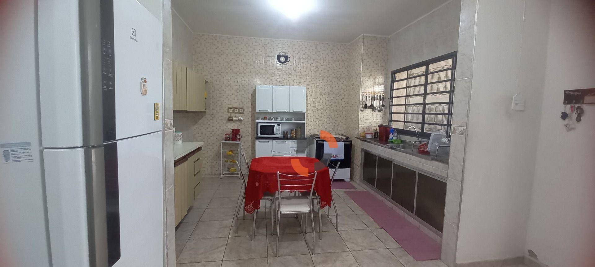 Casa à venda com 3 quartos, 240m² - Foto 12