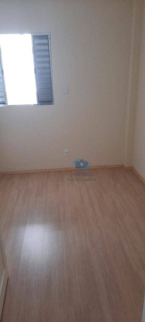 Apartamento à venda com 3 quartos, 90m² - Foto 2