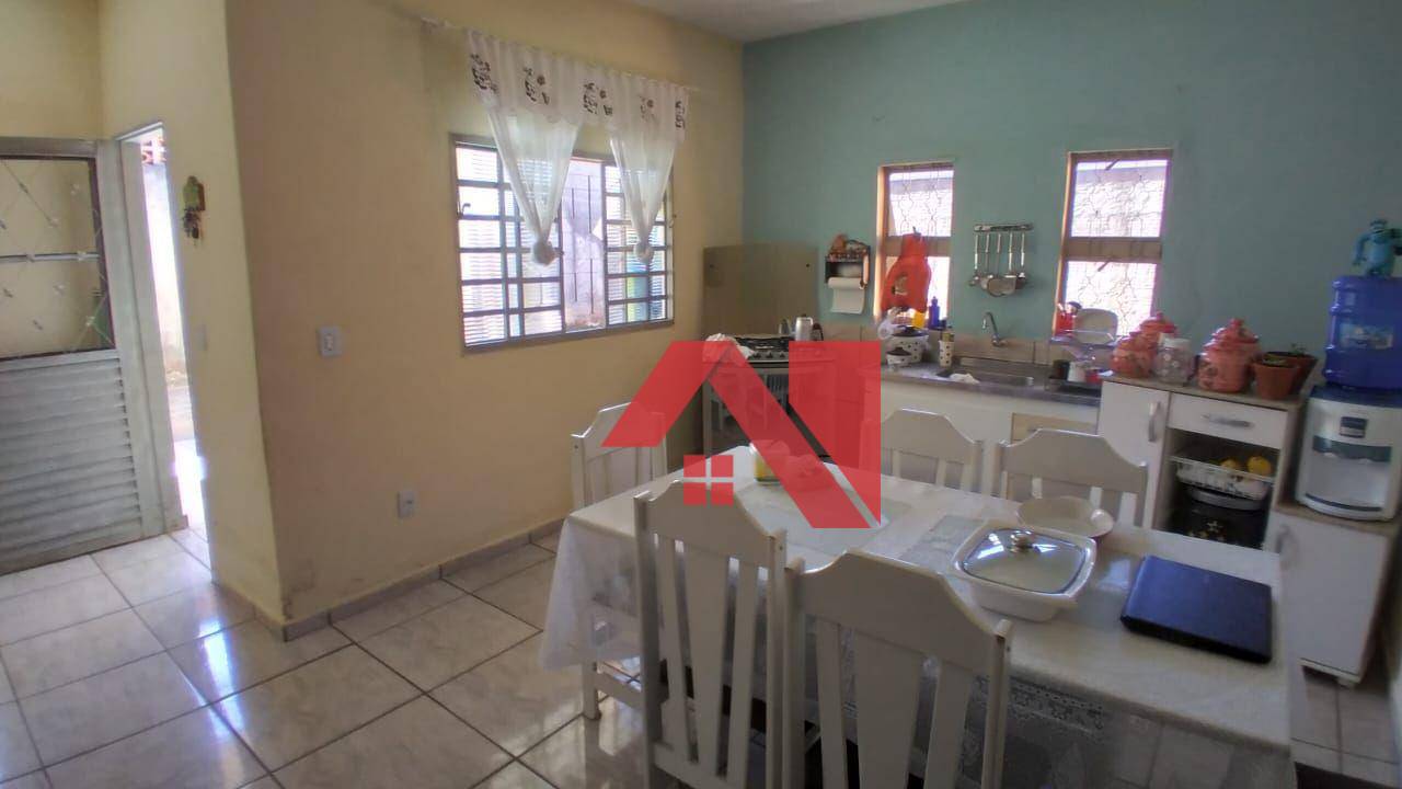 Casa à venda com 1 quarto, 60m² - Foto 4