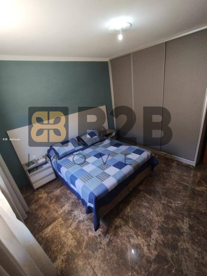 Casa à venda com 3 quartos, 195m² - Foto 11