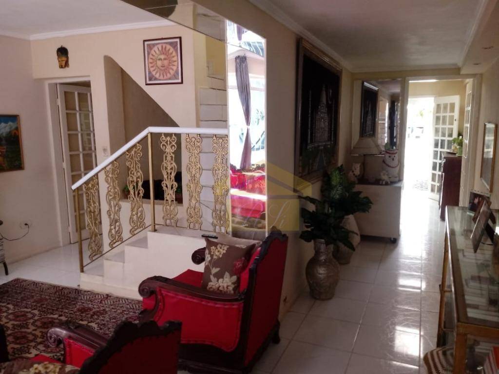 Sobrado à venda com 3 quartos, 190m² - Foto 4