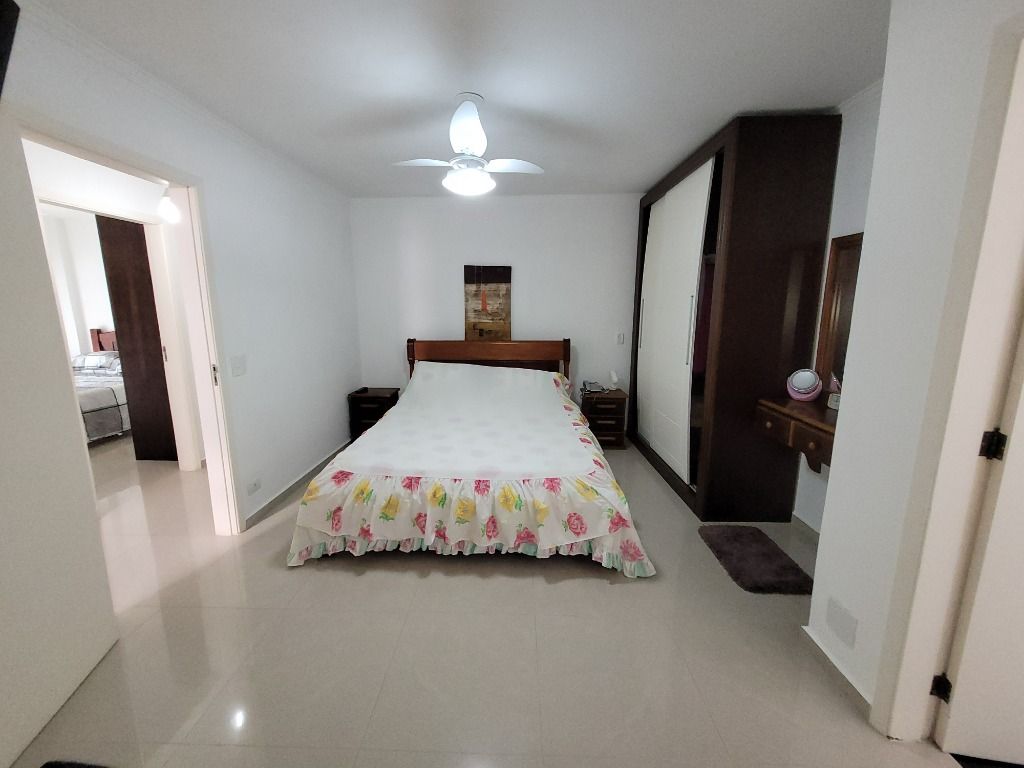 Apartamento à venda com 3 quartos, 130m² - Foto 13