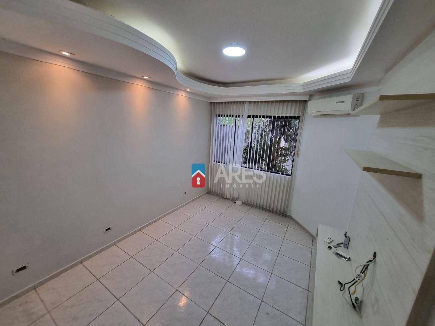 Casa à venda com 2 quartos, 108m² - Foto 4