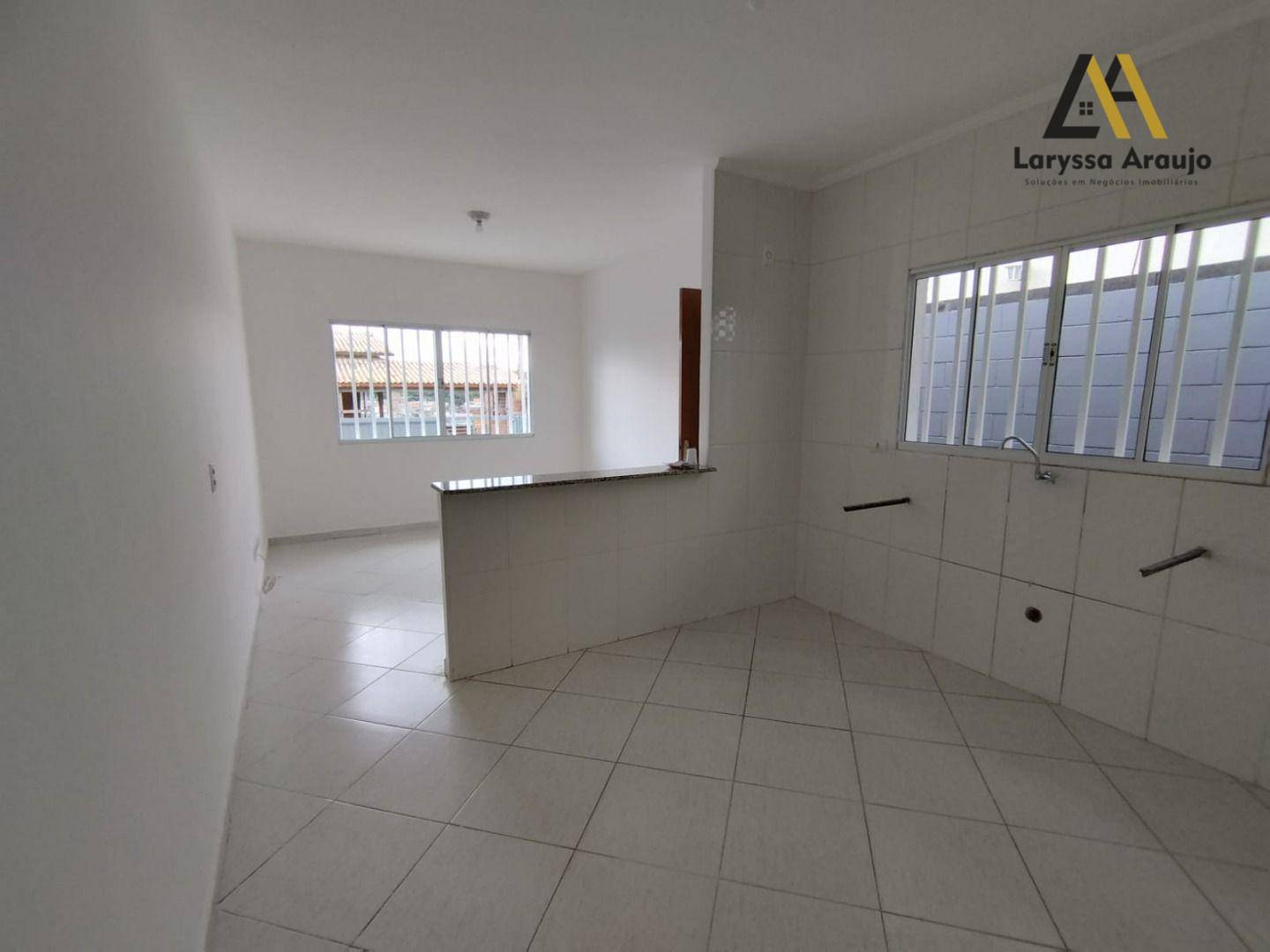 Casa à venda com 2 quartos, 70m² - Foto 12