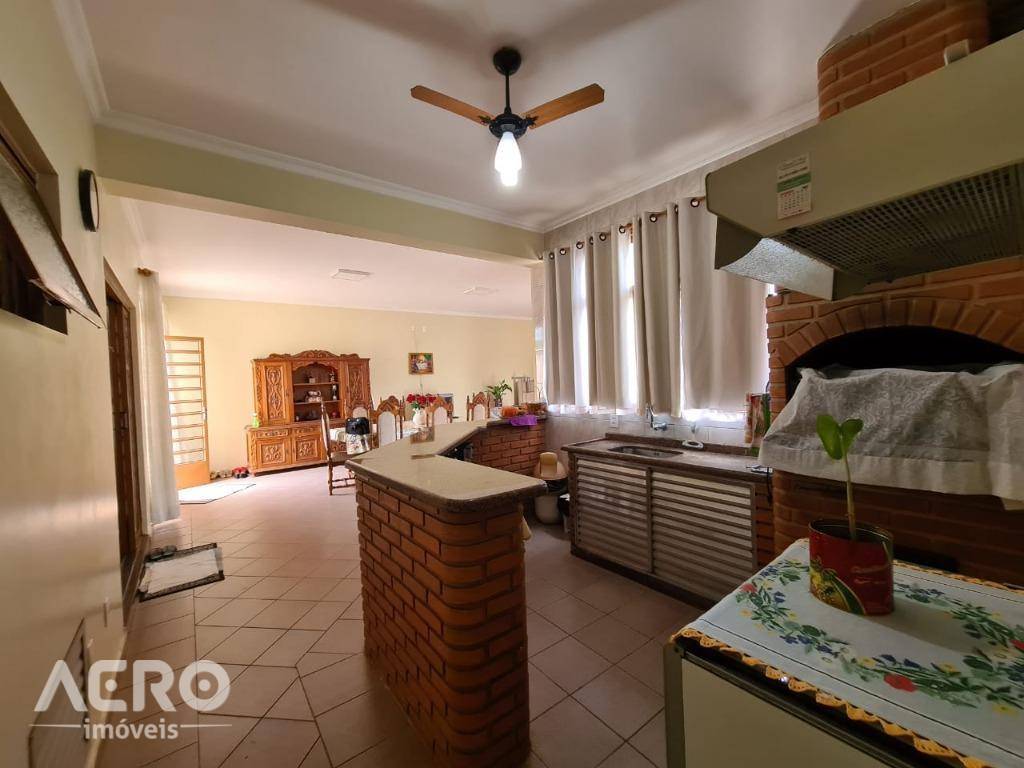 Casa de Condomínio à venda com 3 quartos, 270m² - Foto 10