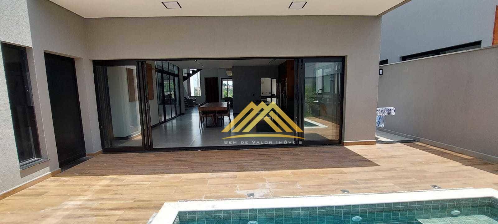 Casa à venda com 4 quartos, 290m² - Foto 1