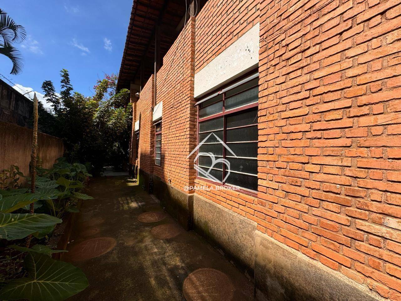 Casa à venda com 3 quartos, 197m² - Foto 4