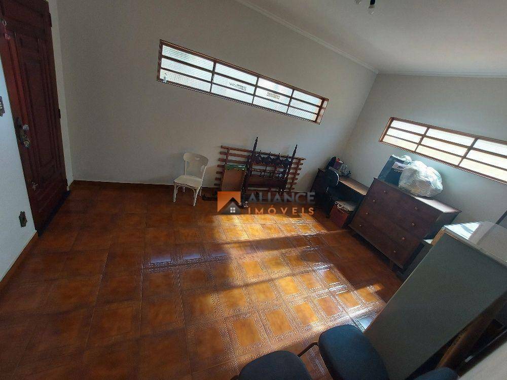 Casa à venda com 3 quartos, 226m² - Foto 9