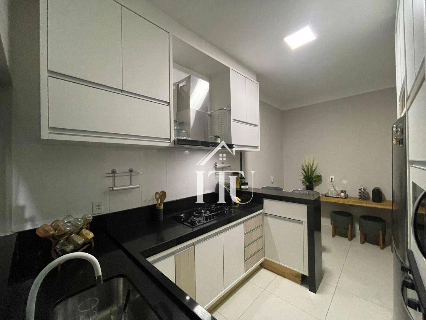 Casa à venda com 4 quartos, 280m² - Foto 13
