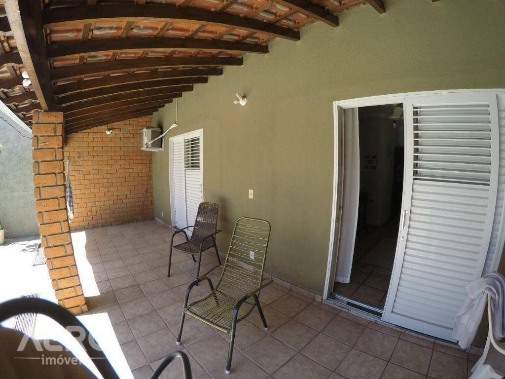 Casa à venda com 5 quartos, 317m² - Foto 17