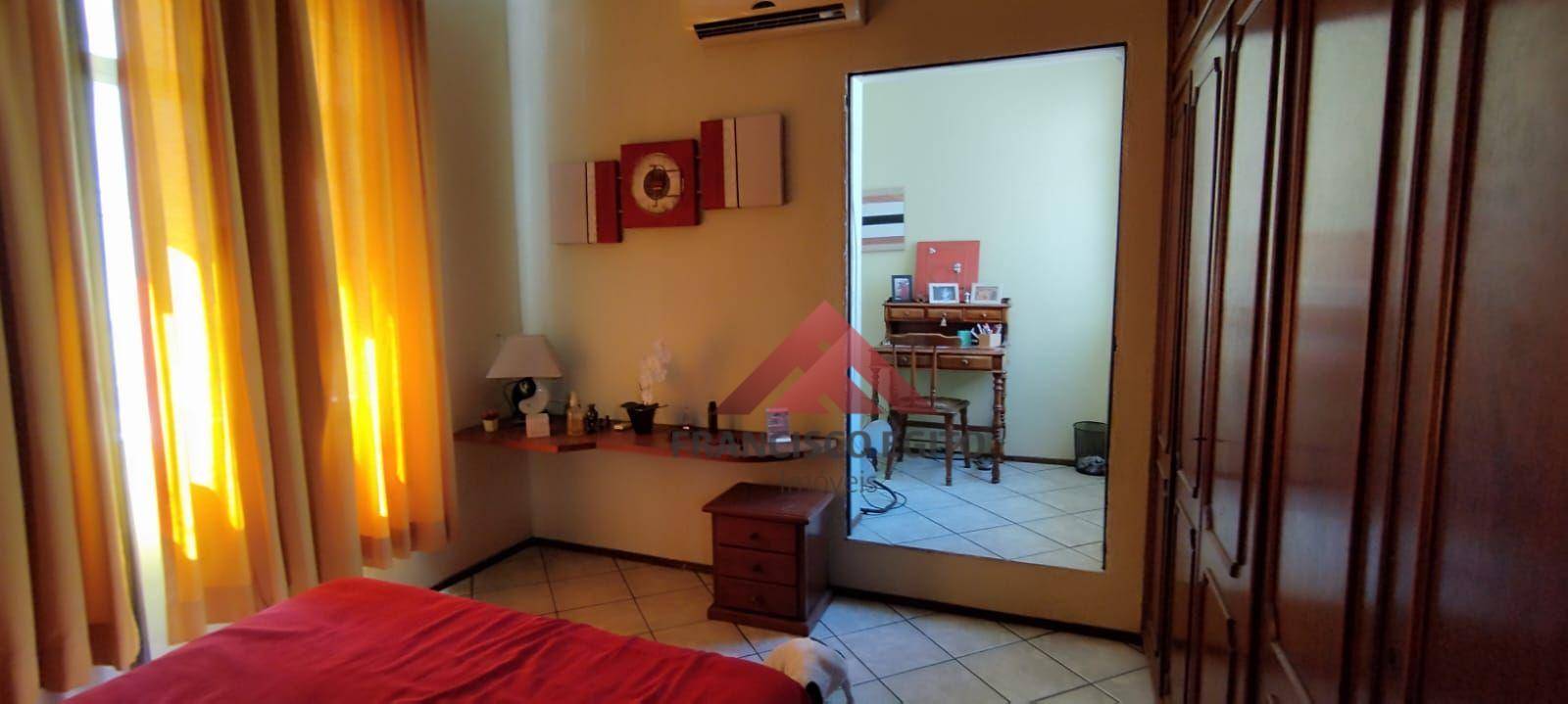 Casa à venda com 4 quartos, 190m² - Foto 11