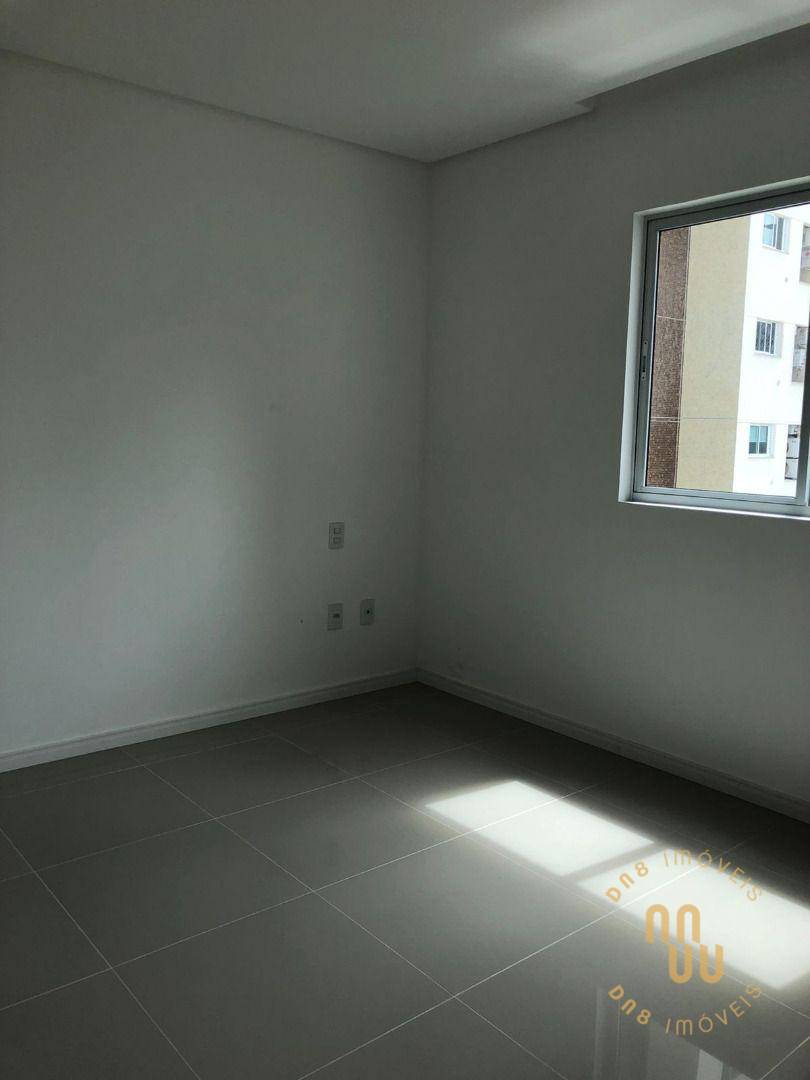 Apartamento à venda com 3 quartos, 150m² - Foto 7