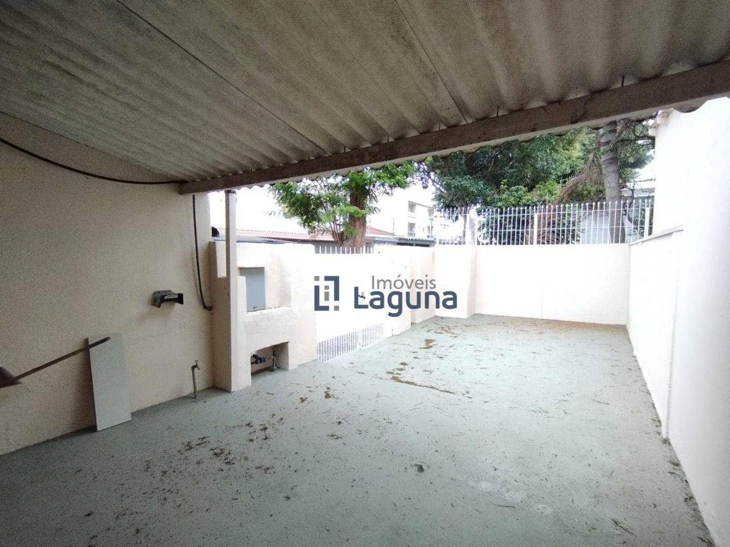 Casa para alugar com 2 quartos, 200m² - Foto 31