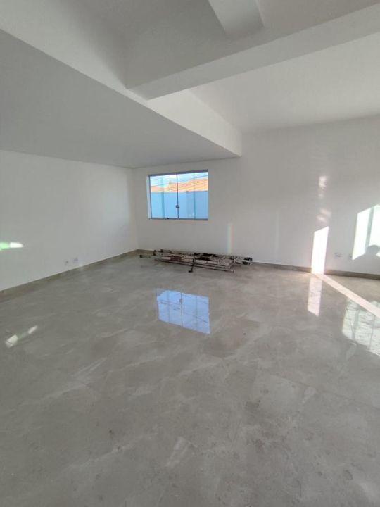 Casa à venda com 3 quartos, 120m² - Foto 2