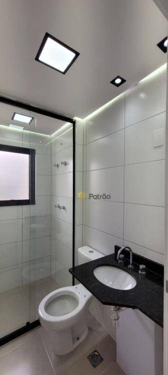 Apartamento para alugar com 2 quartos, 55m² - Foto 13