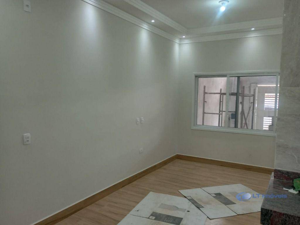 Casa à venda com 3 quartos, 88m² - Foto 12