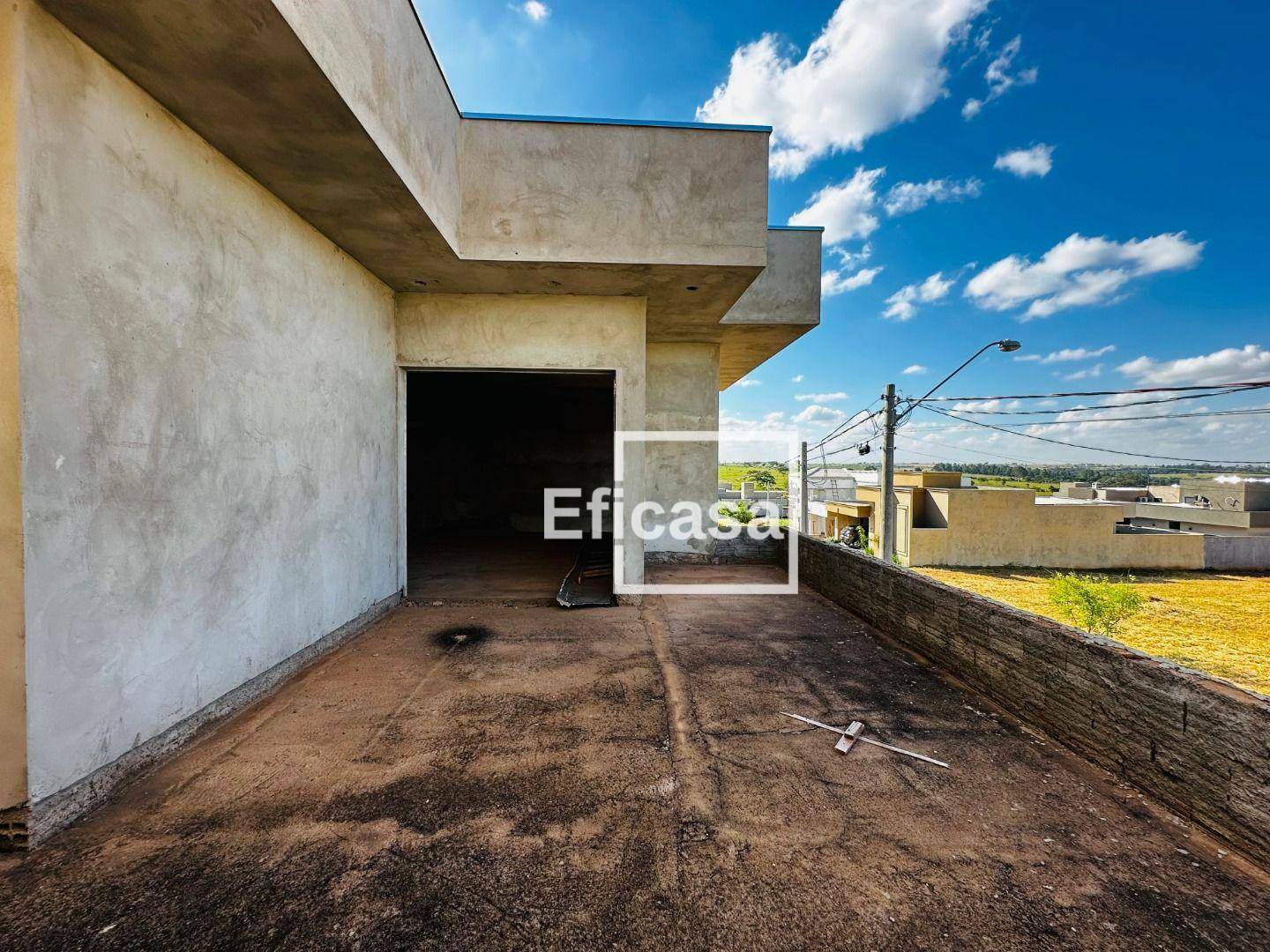 Sobrado à venda com 3 quartos, 218m² - Foto 1