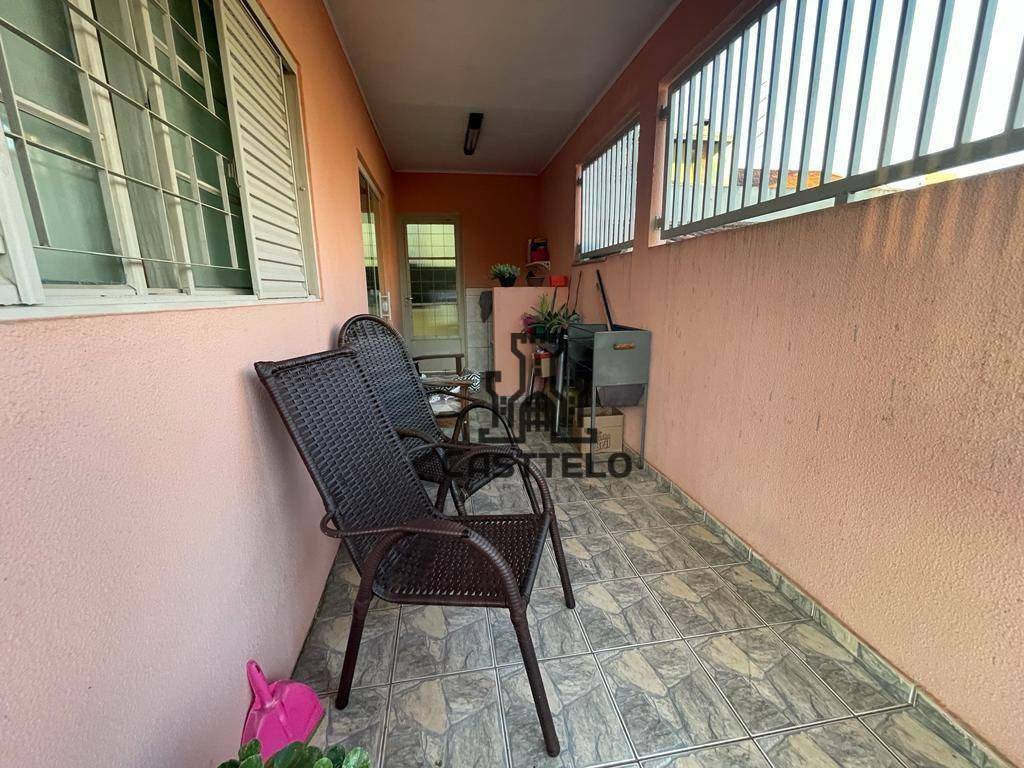 Casa à venda com 5 quartos, 180m² - Foto 14