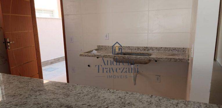 Casa à venda com 2 quartos, 75m² - Foto 4