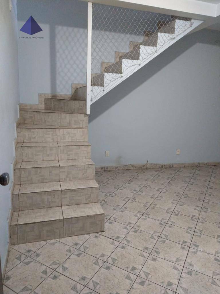 Sobrado à venda com 2 quartos, 211m² - Foto 2