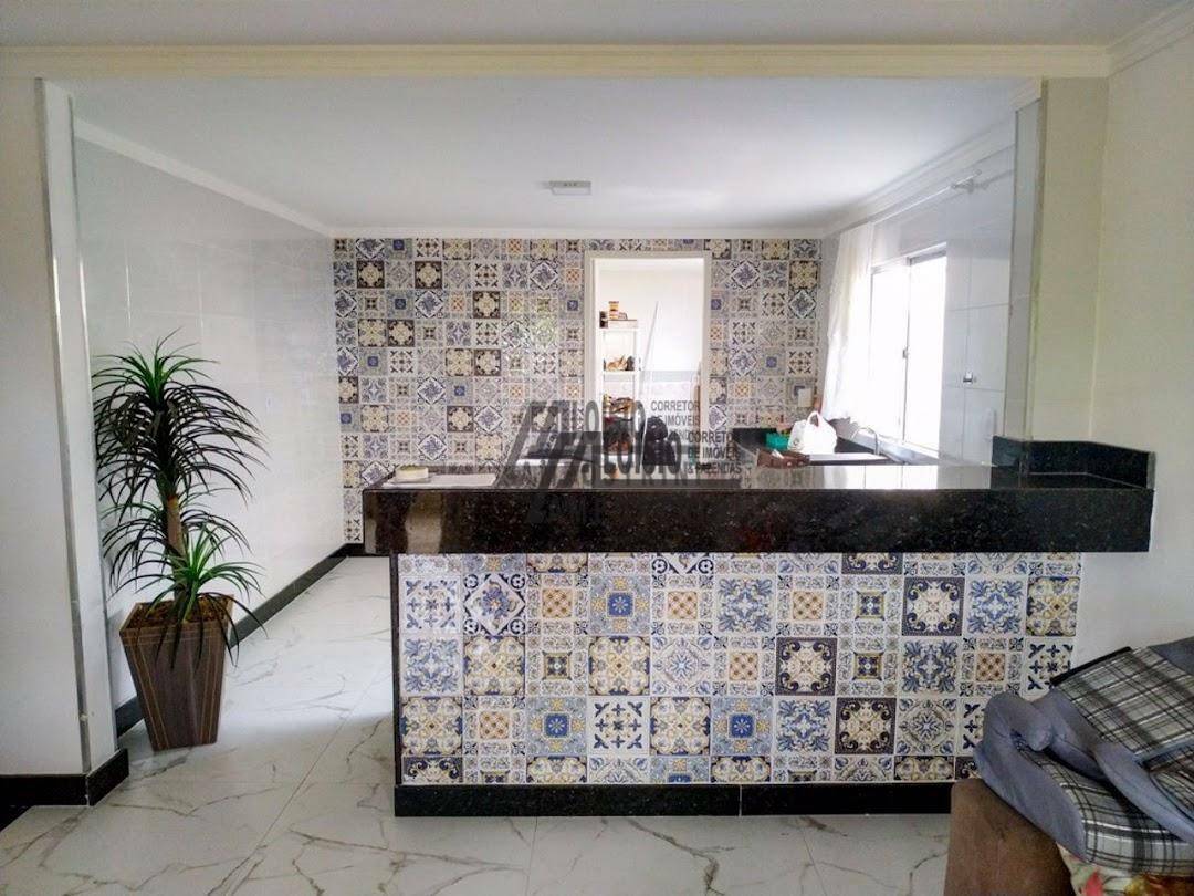 Casa à venda com 3 quartos, 200m² - Foto 18