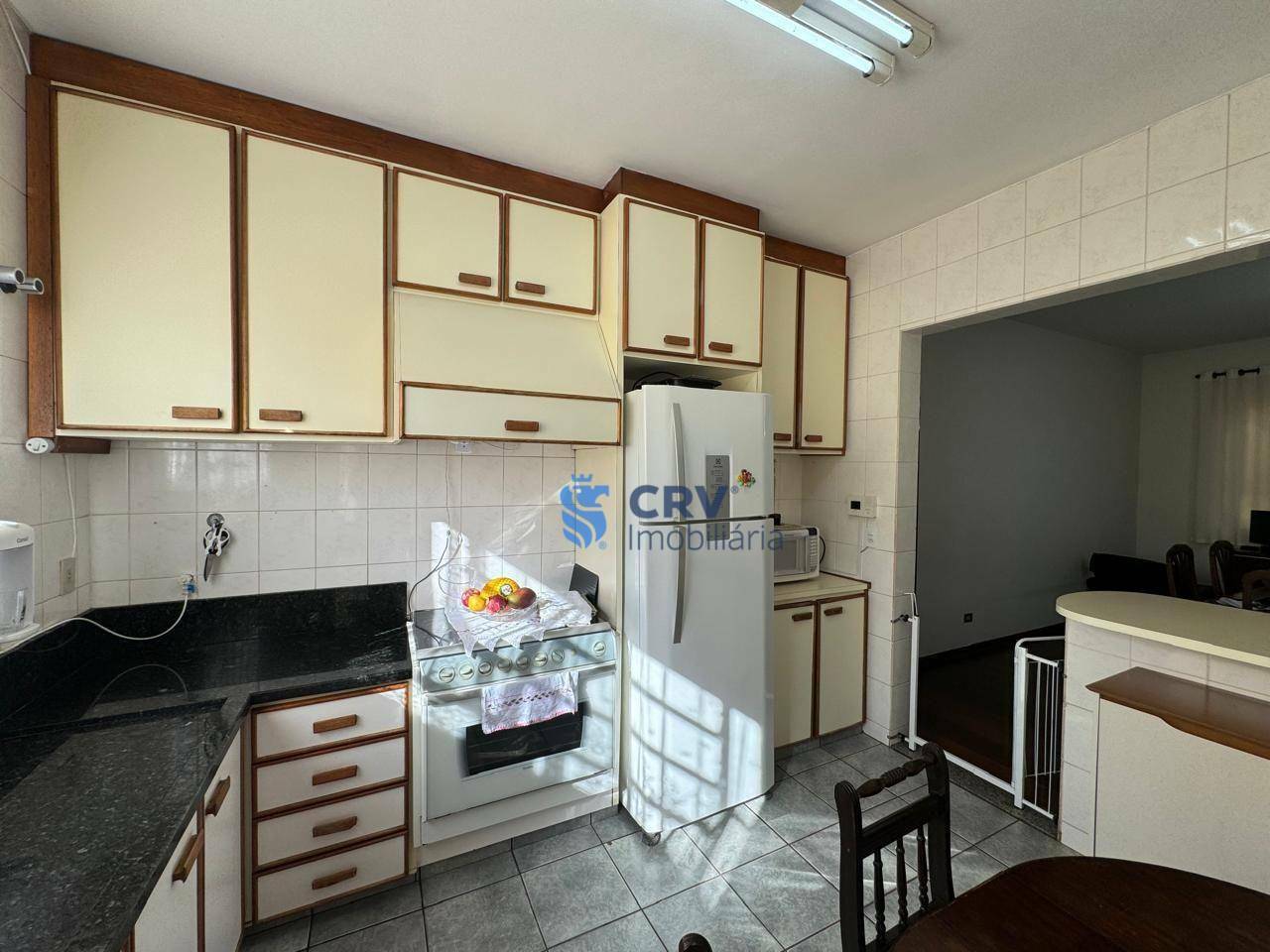 Casa à venda com 3 quartos, 342m² - Foto 8