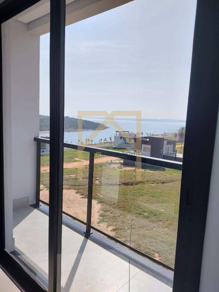 Casa à venda com 4 quartos, 258m² - Foto 2