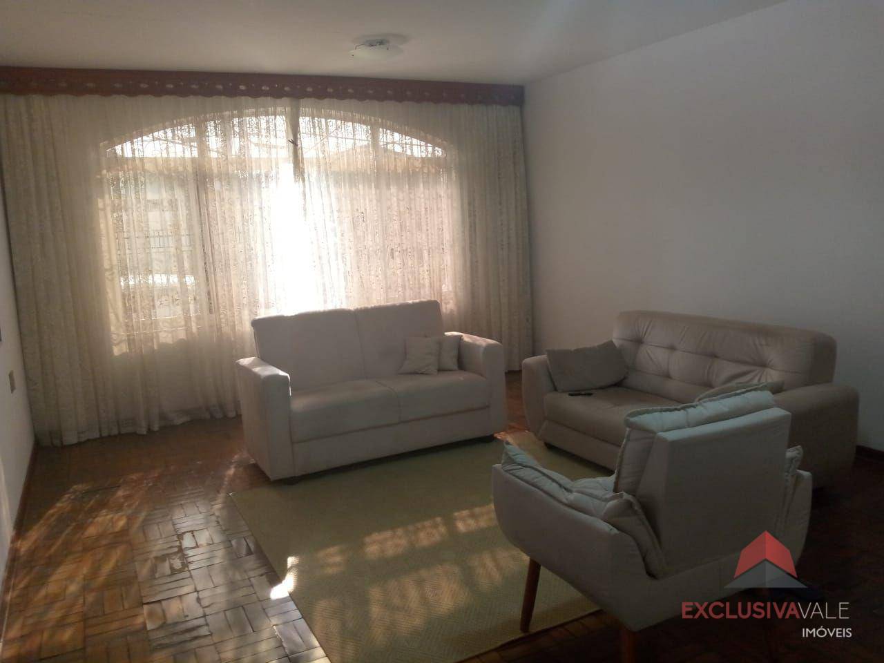 Casa à venda com 4 quartos, 150m² - Foto 1