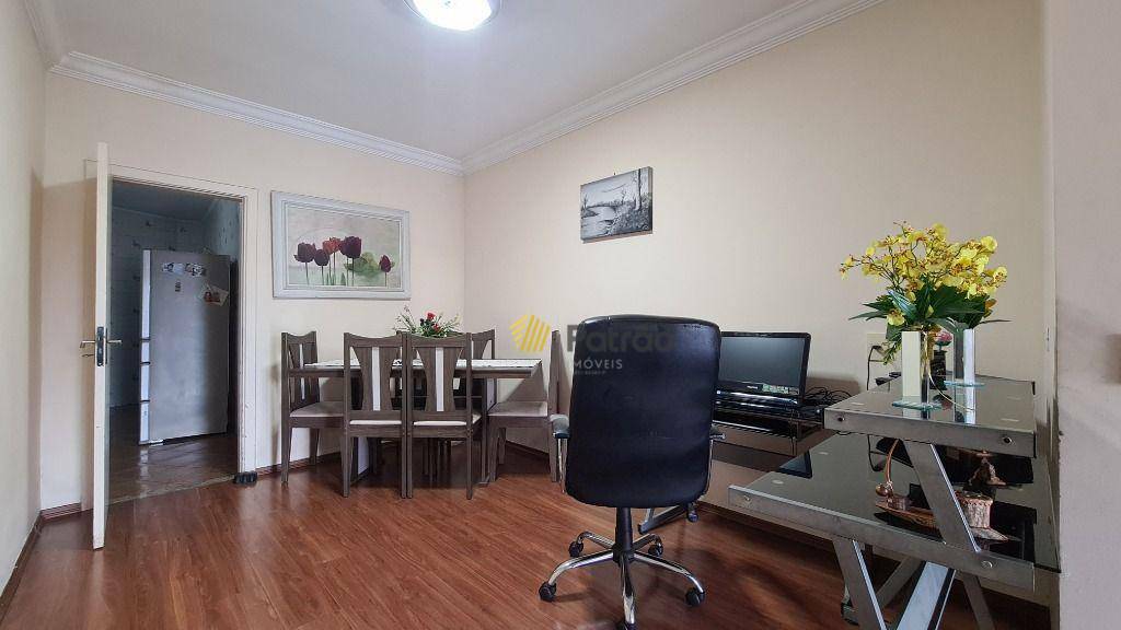 Casa à venda com 3 quartos, 150m² - Foto 3