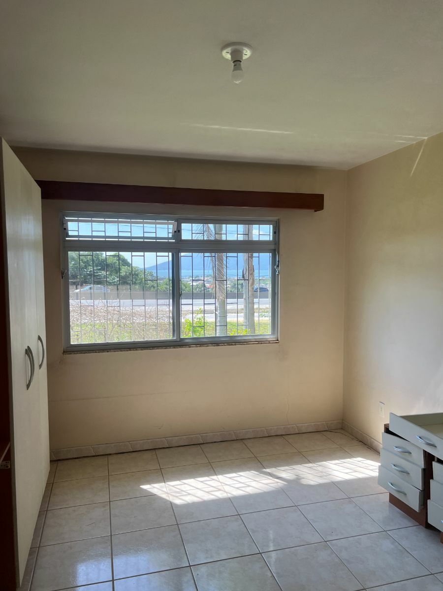 Casa à venda com 2 quartos, 130m² - Foto 12