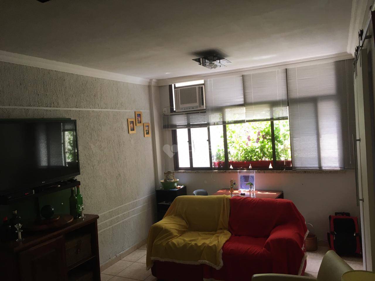 Apartamento à venda com 2 quartos, 57m² - Foto 1