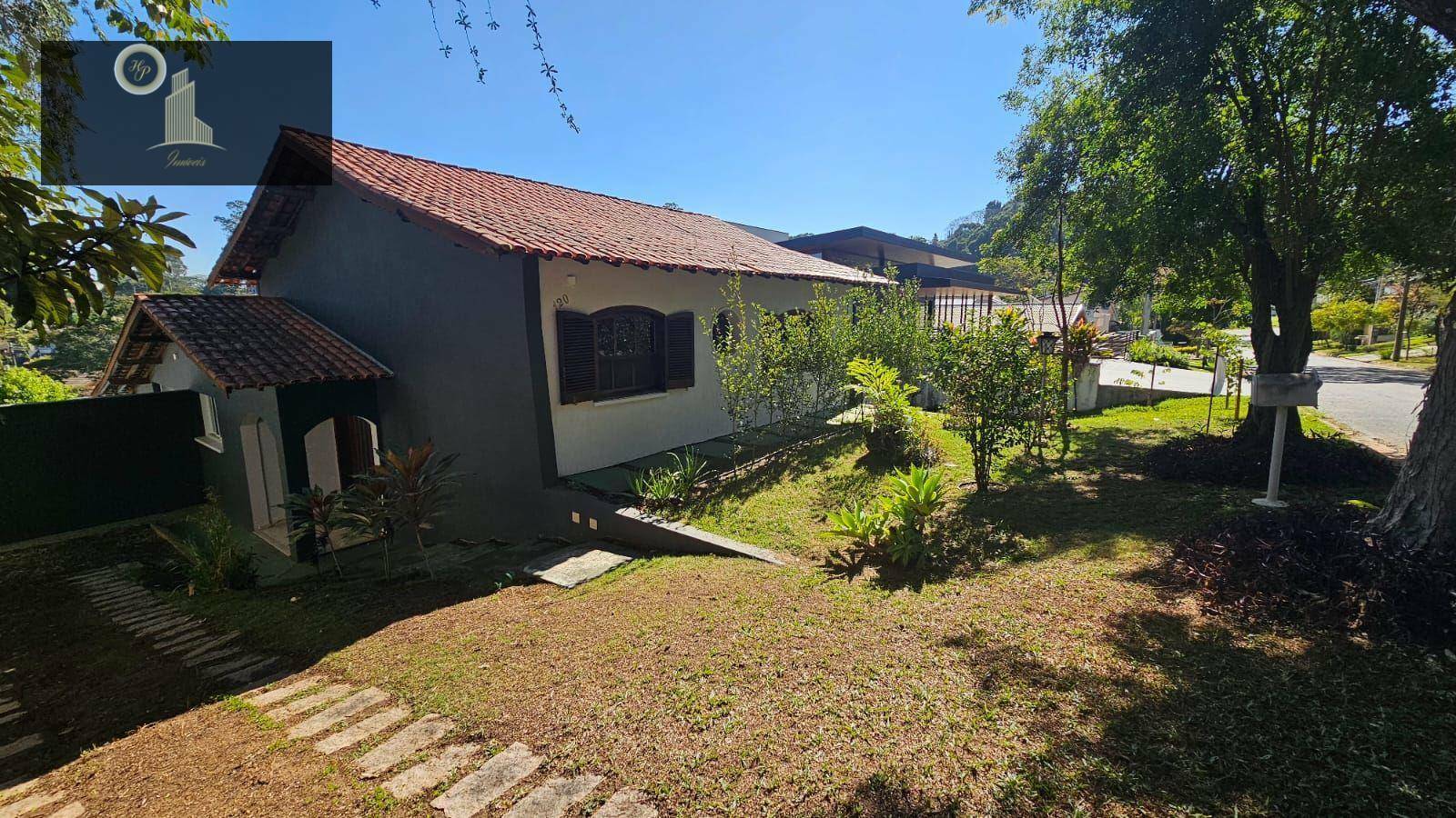 Casa de Condomínio para alugar com 4 quartos, 192m² - Foto 2