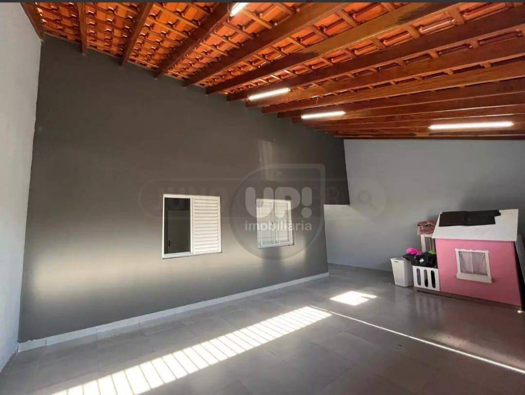 Casa à venda com 2 quartos, 140m² - Foto 3